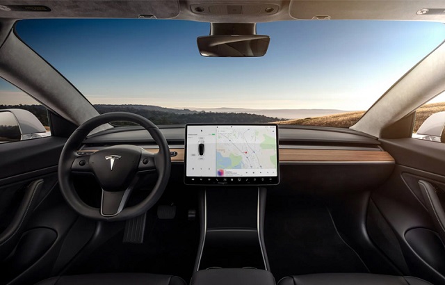 Khoang lai Tesla Model S - Top 10 mẫu xe ô tô điện tốt nhất năm 2022